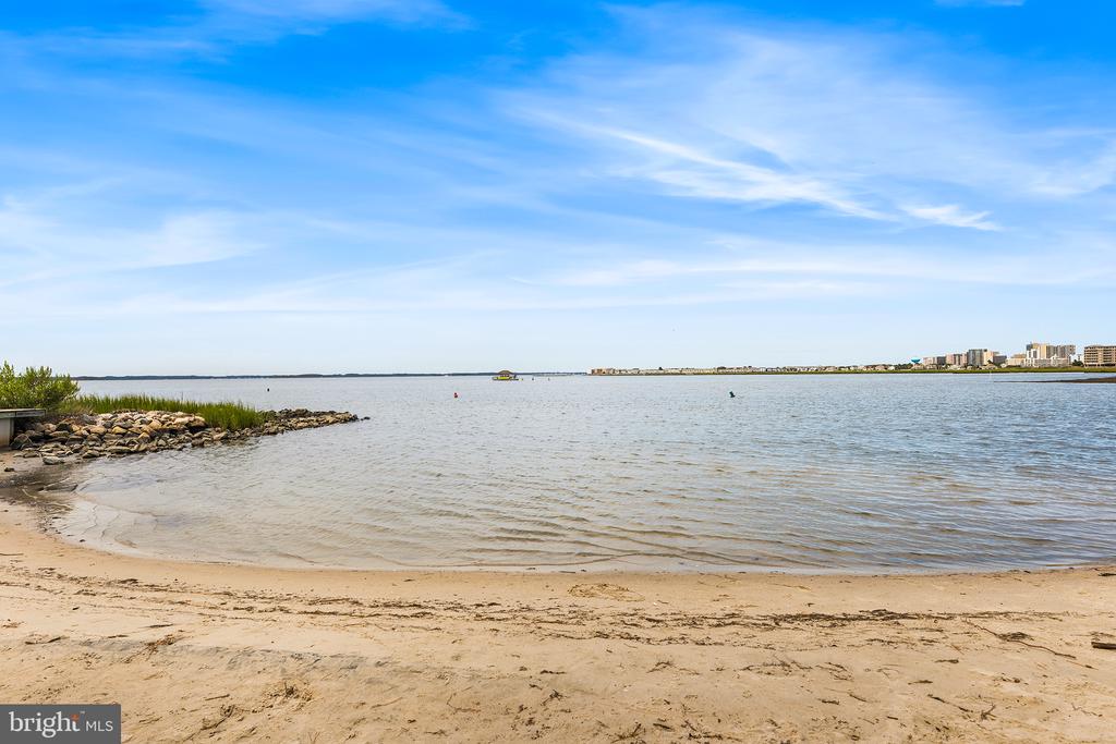 10 SHORE POINT DRIVE