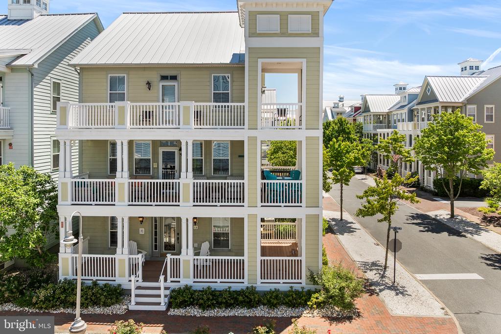 10 SHORE POINT DRIVE