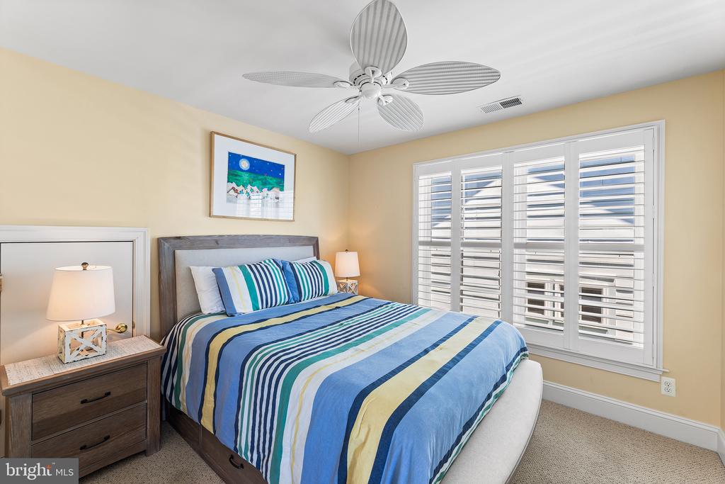 10 SHORE POINT DRIVE