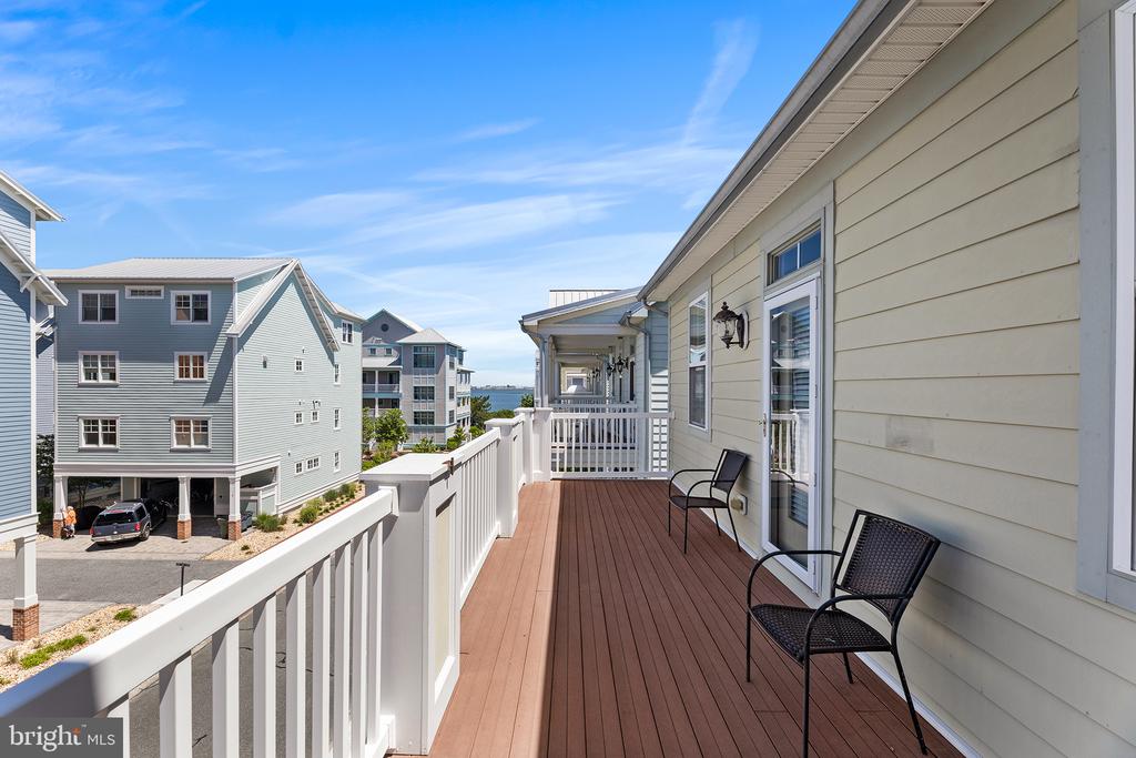 10 SHORE POINT DRIVE