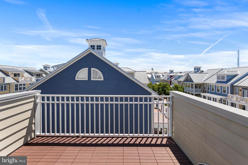 10 SHORE POINT DRIVE