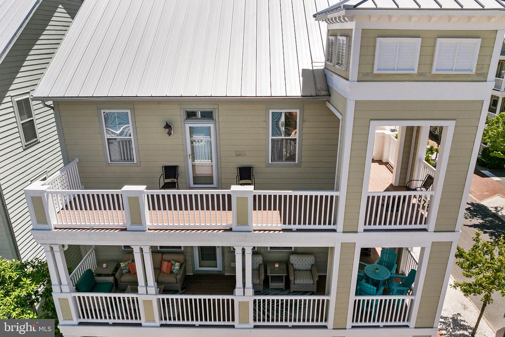 10 SHORE POINT DRIVE