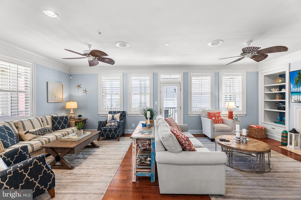 10 SHORE POINT DRIVE