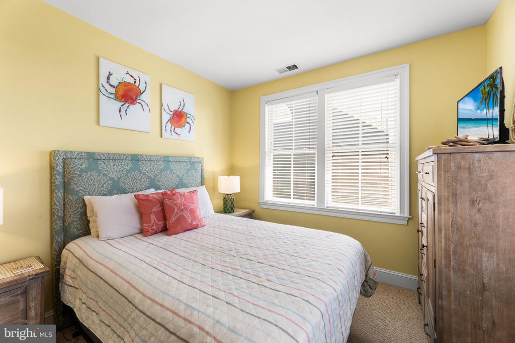 10 SHORE POINT DRIVE