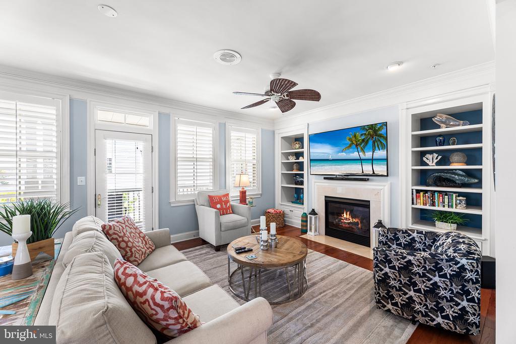 10 SHORE POINT DRIVE