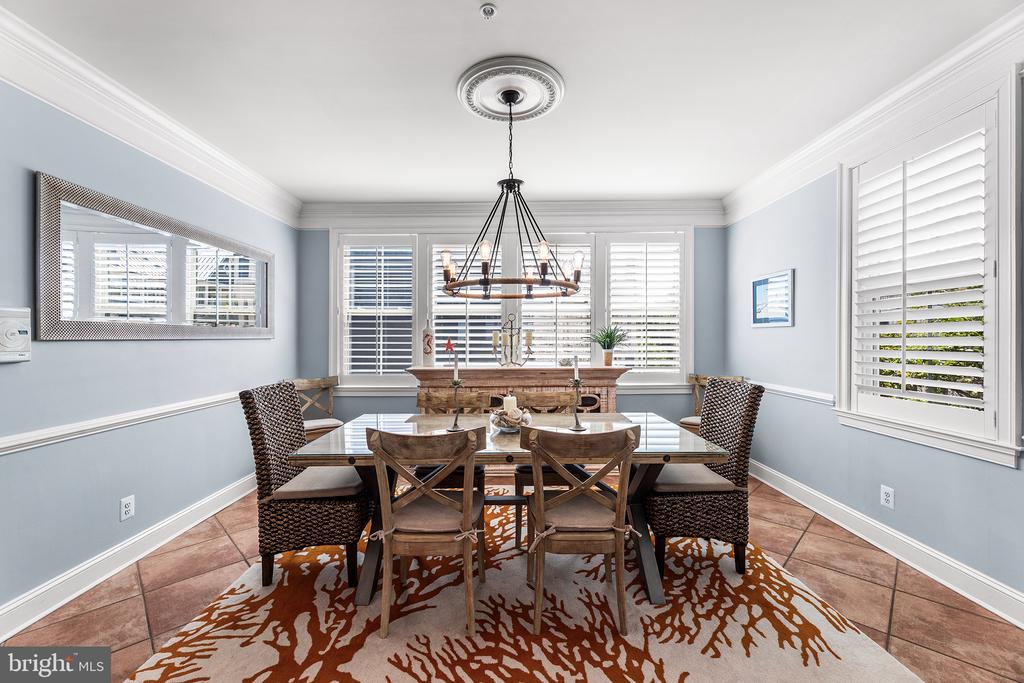 10 SHORE POINT DRIVE