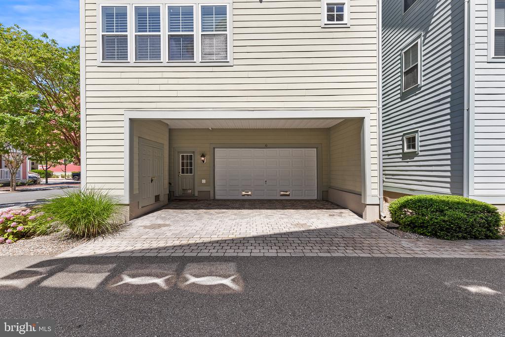 10 SHORE POINT DRIVE