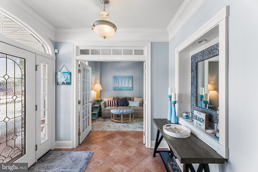 10 SHORE POINT DRIVE