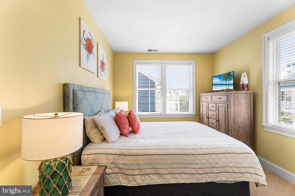 10 SHORE POINT DRIVE