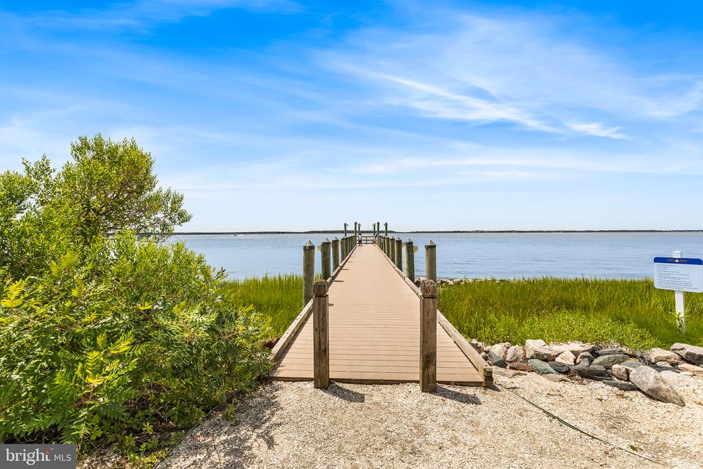 10 SHORE POINT DRIVE