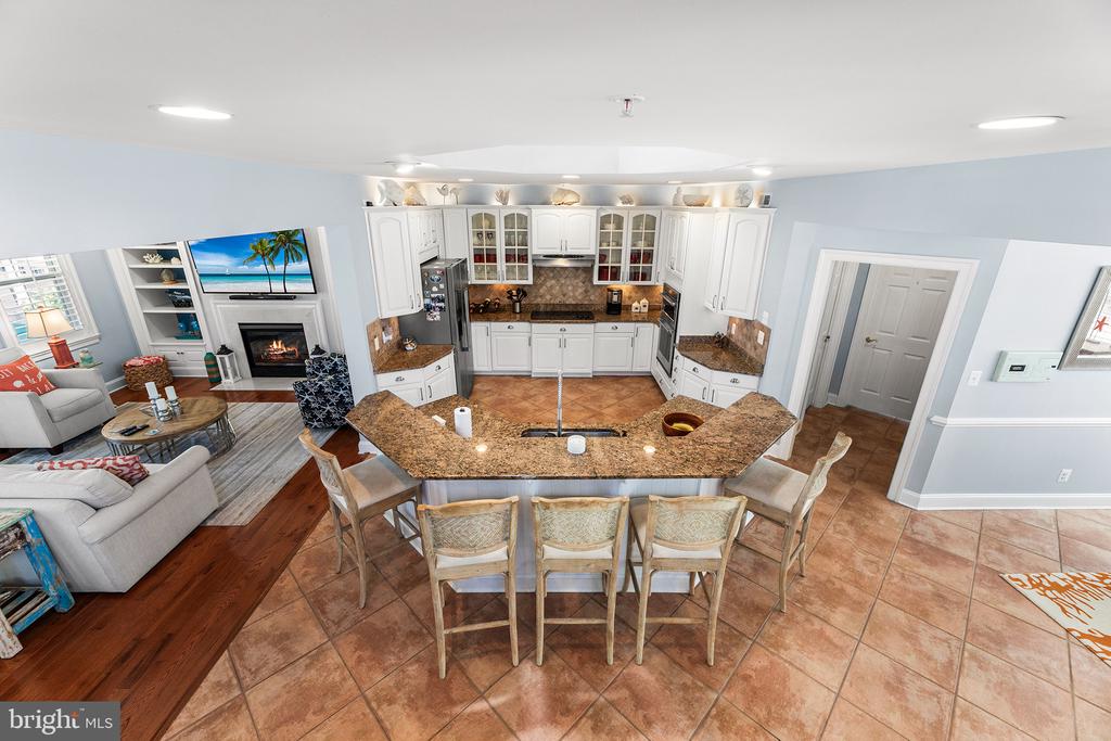 10 SHORE POINT DRIVE