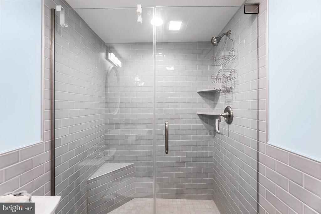 13 44TH STREET Unit: 403
