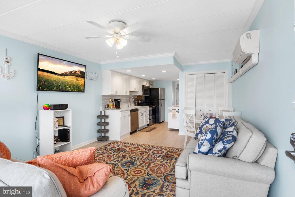 13 44TH STREET Unit: 403
