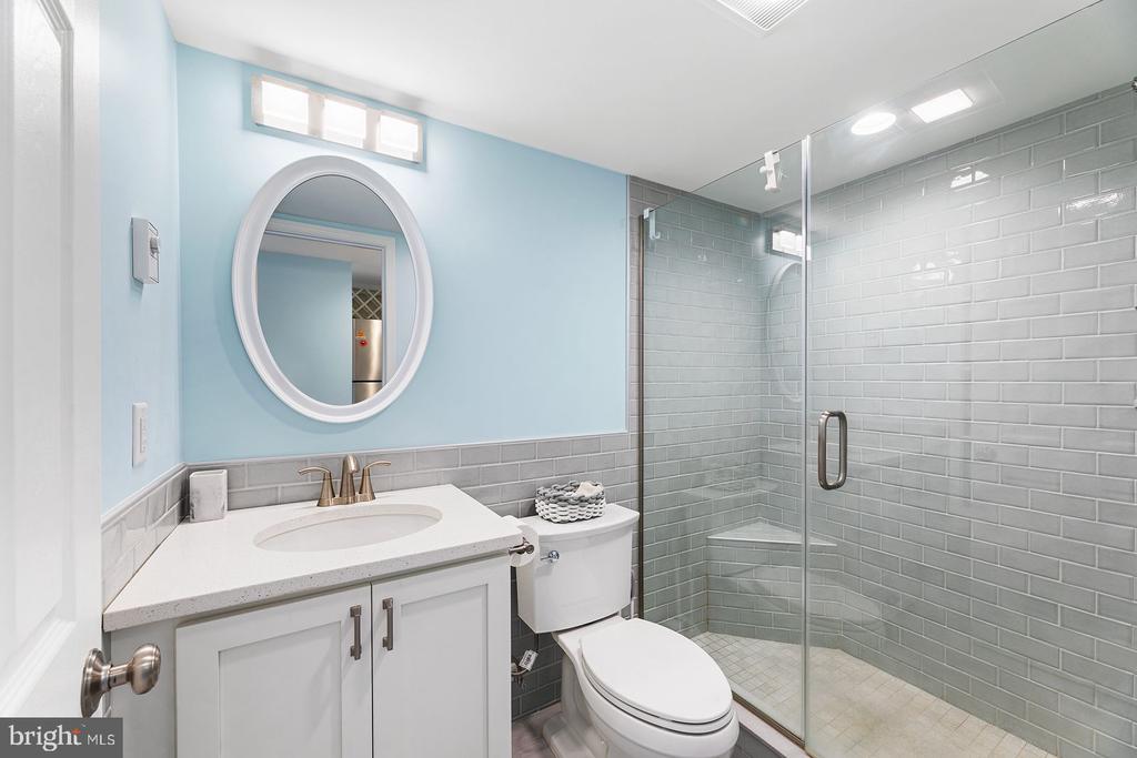 13 44TH STREET Unit: 403