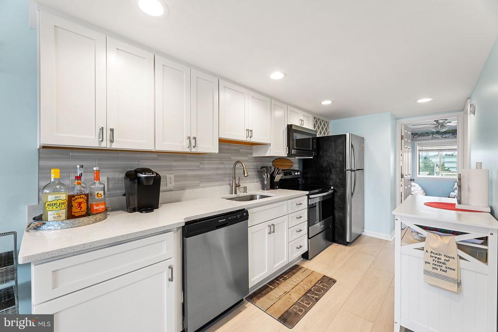 13 44TH STREET Unit: 403