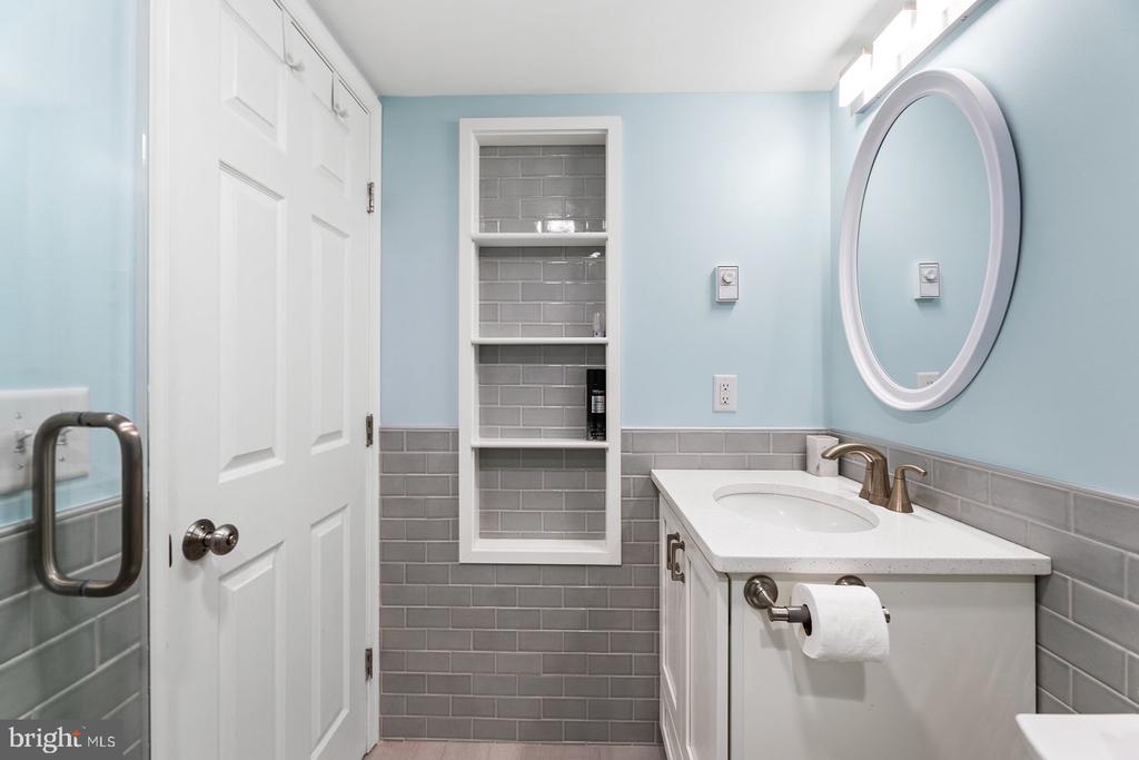 13 44TH STREET Unit: 403