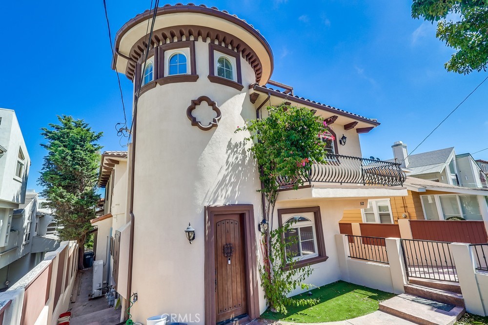 512 N Juanita Avenue A