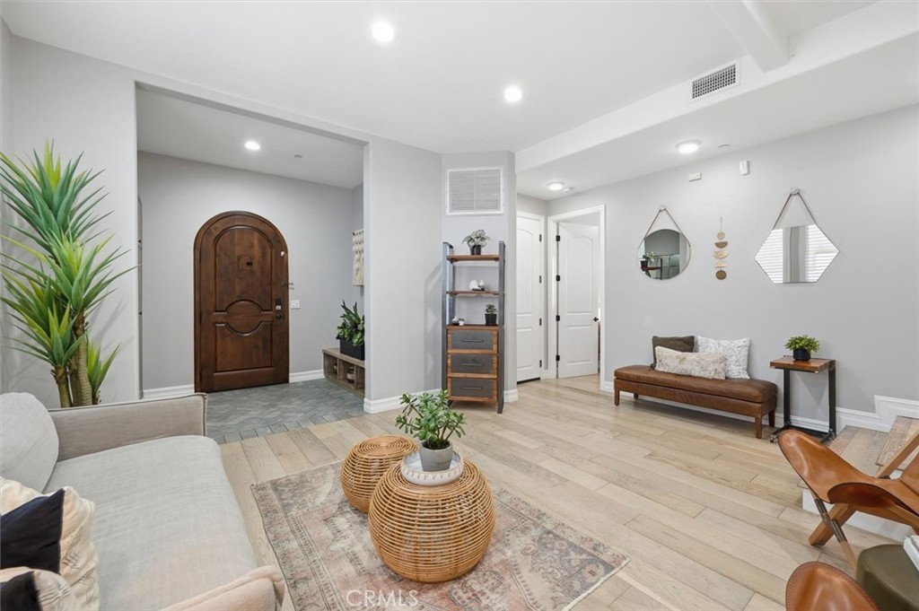 406 S Gertruda