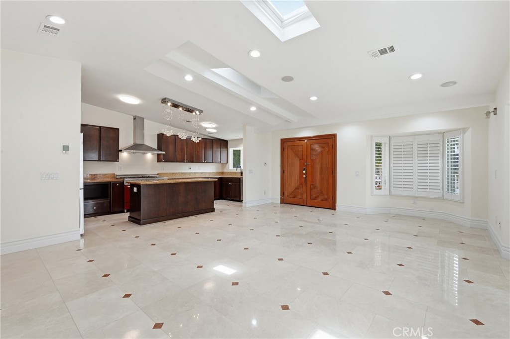 926 N Rowell
