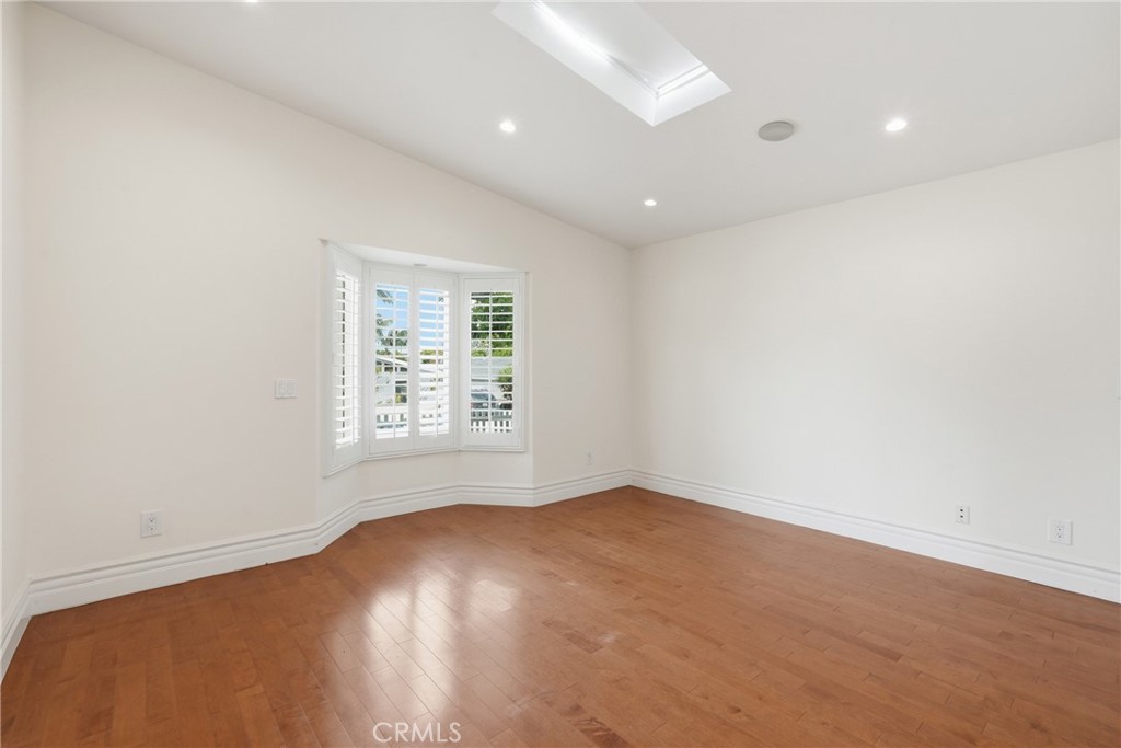 926 N Rowell