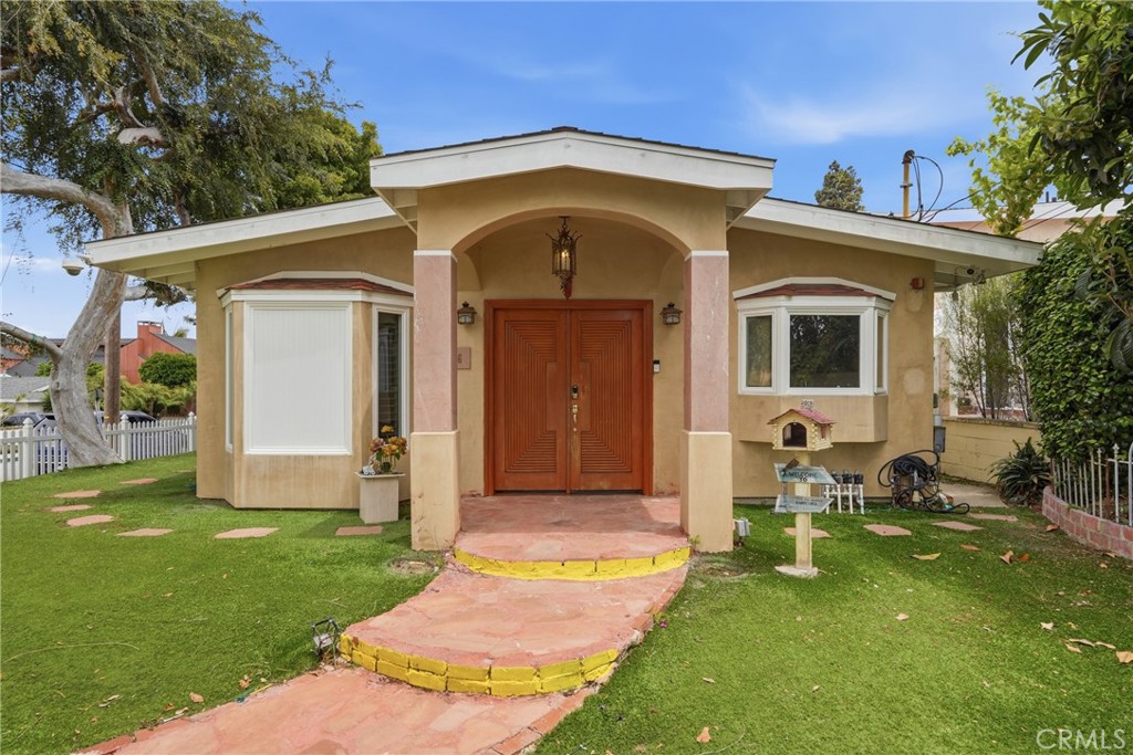 926 N Rowell