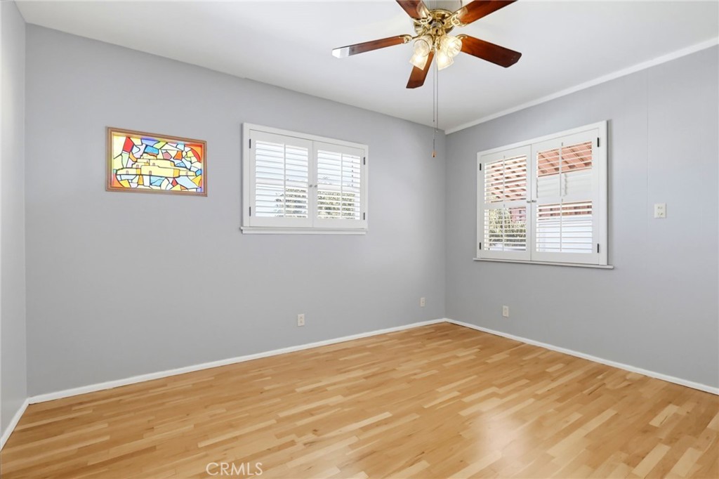 1223 W Elberon