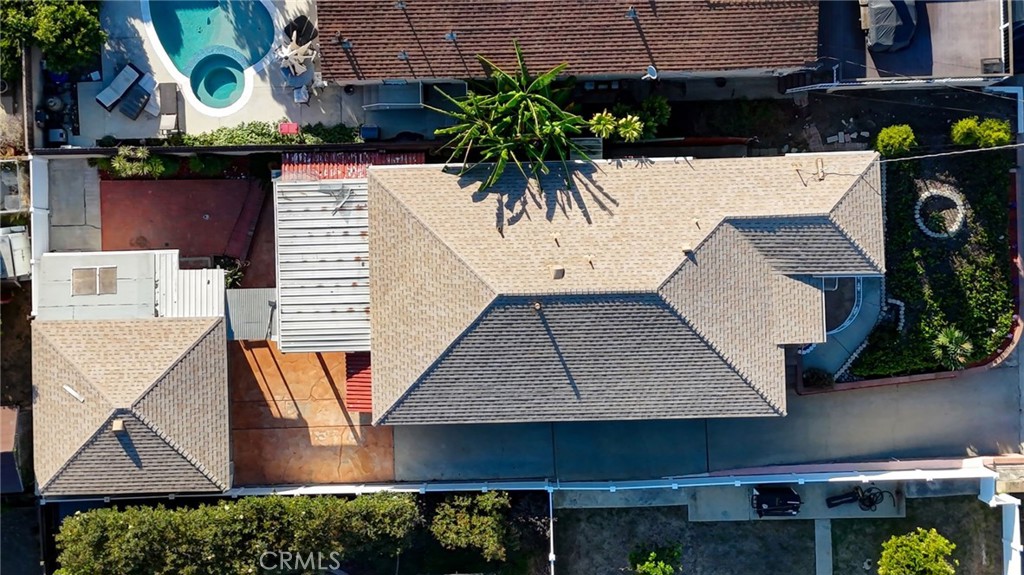1223 W Elberon