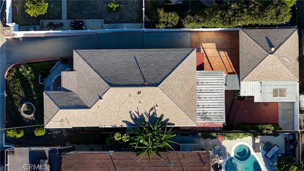 1223 W Elberon