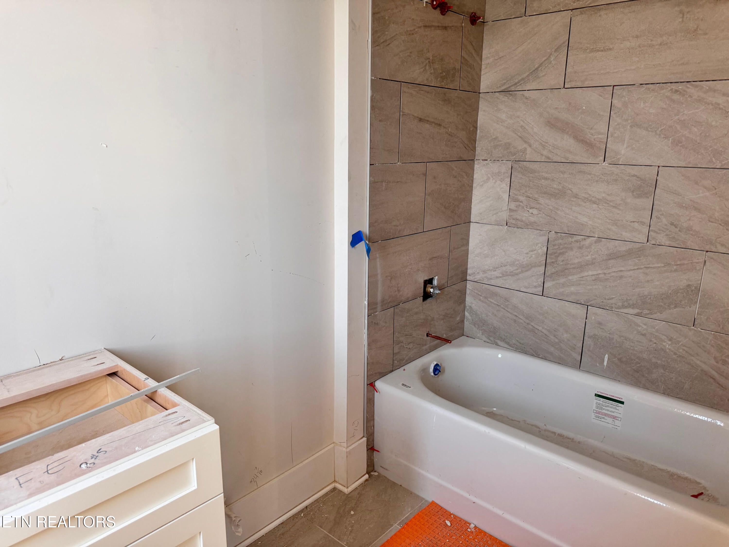 3741 Edgewater Way