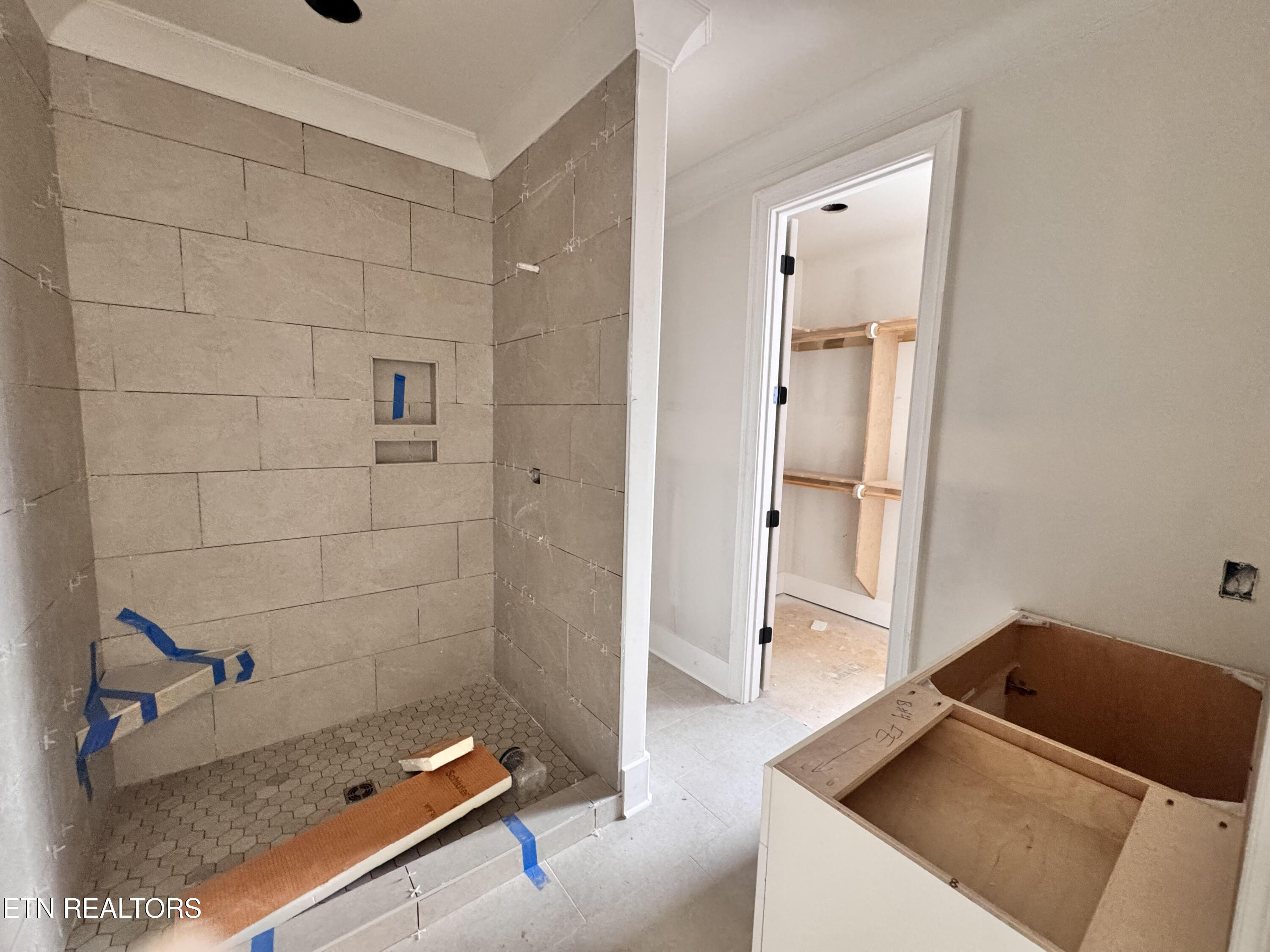 3741 Edgewater Way