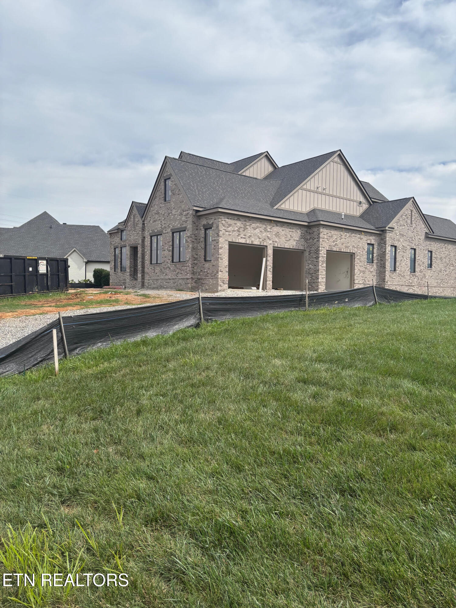 3741 Edgewater Way