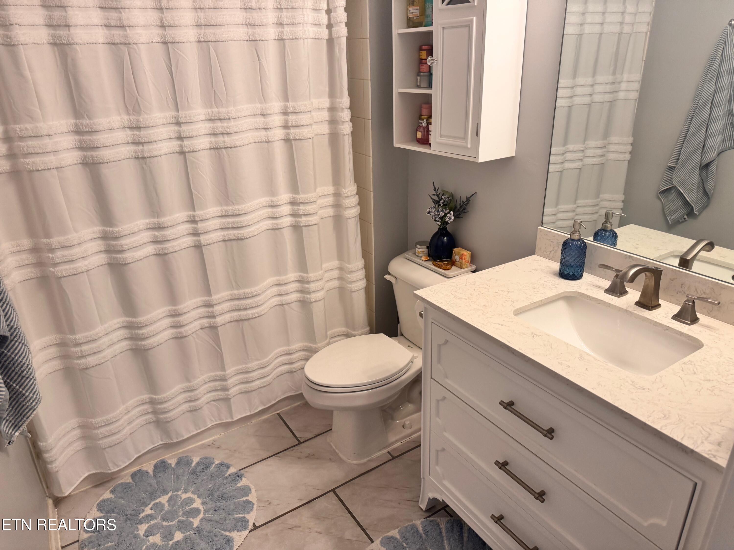 1105 Tree Top Way, 1711