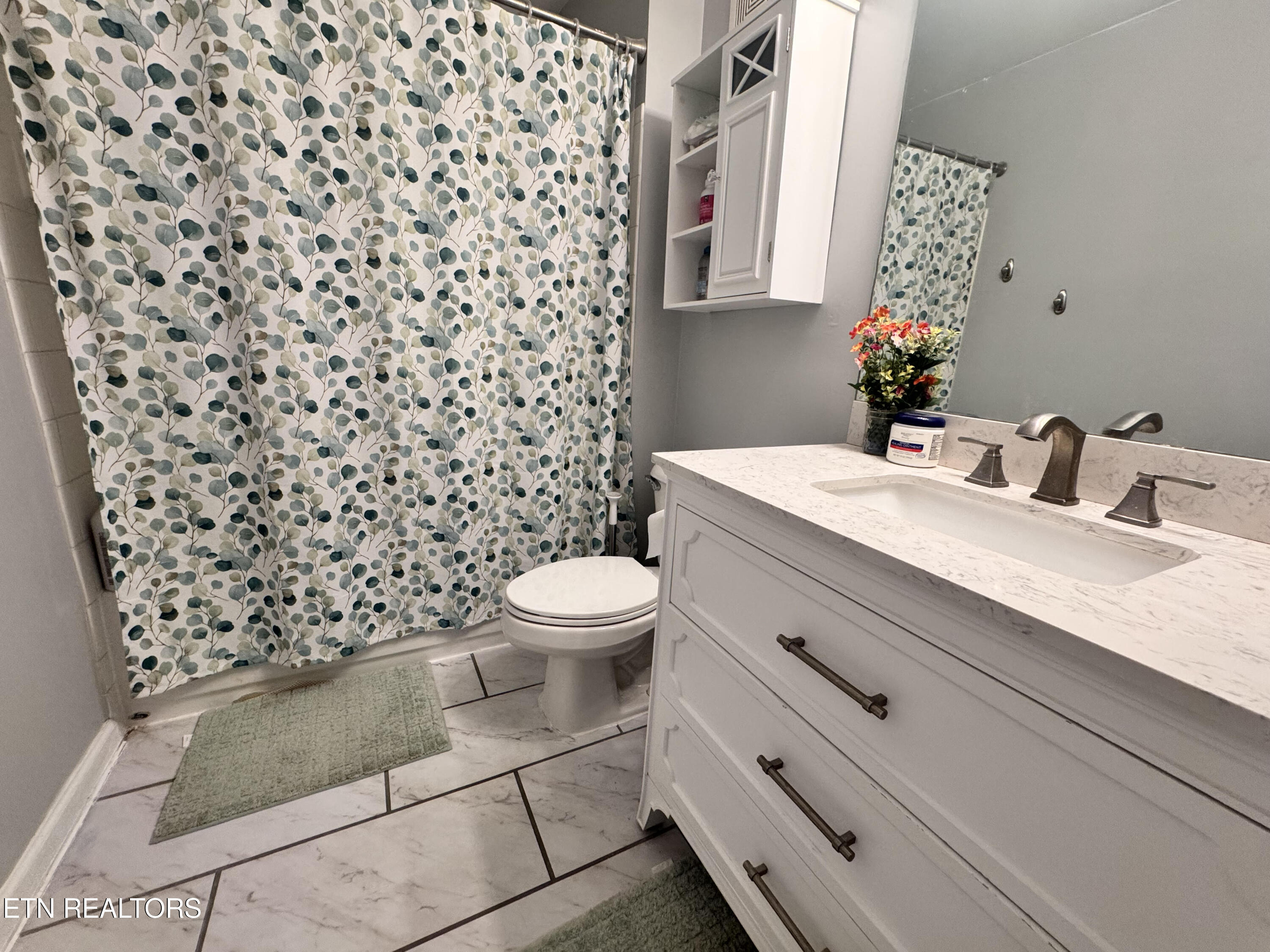 1105 Tree Top Way, 1711