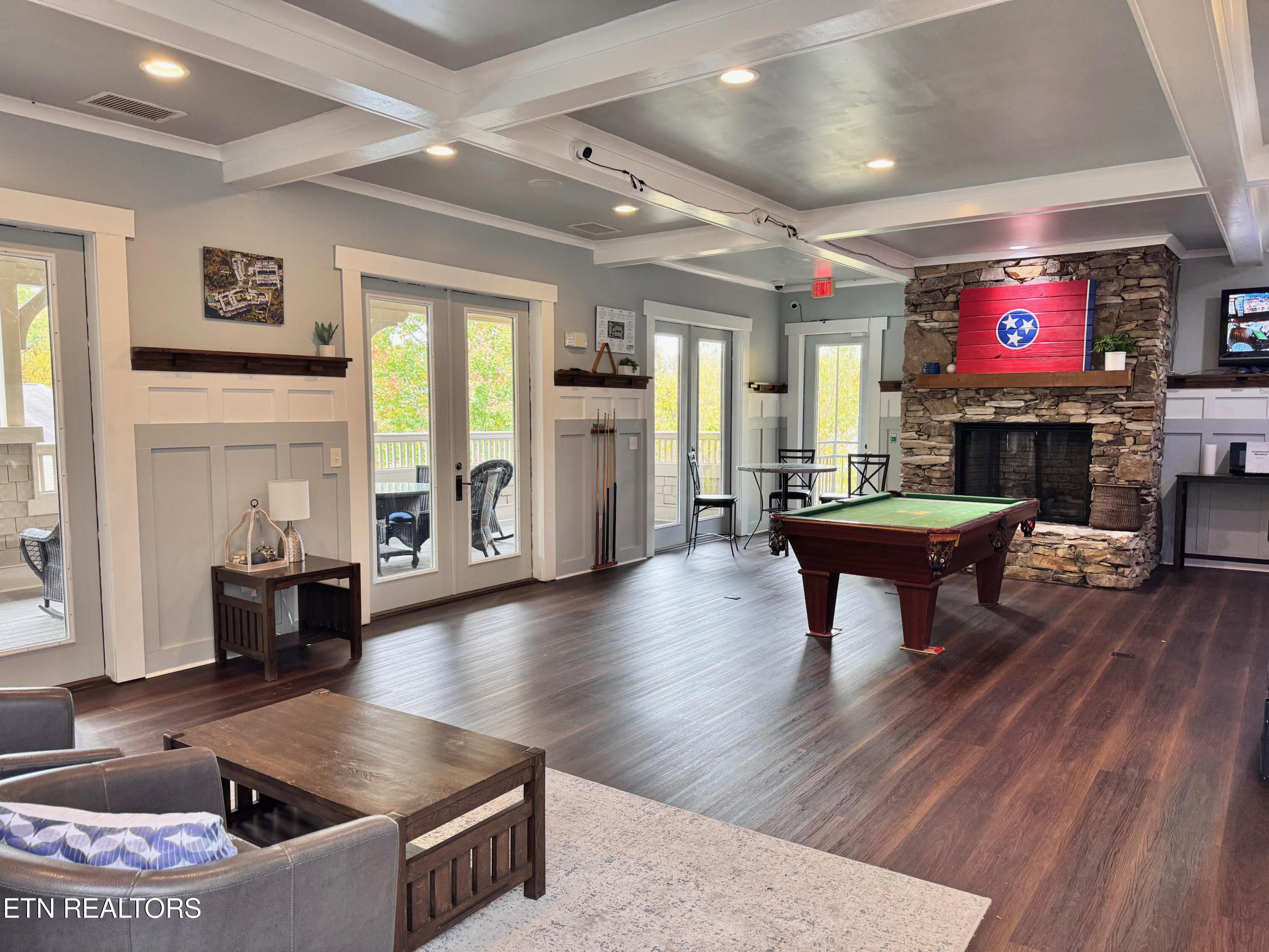 1105 Tree Top Way, 1711