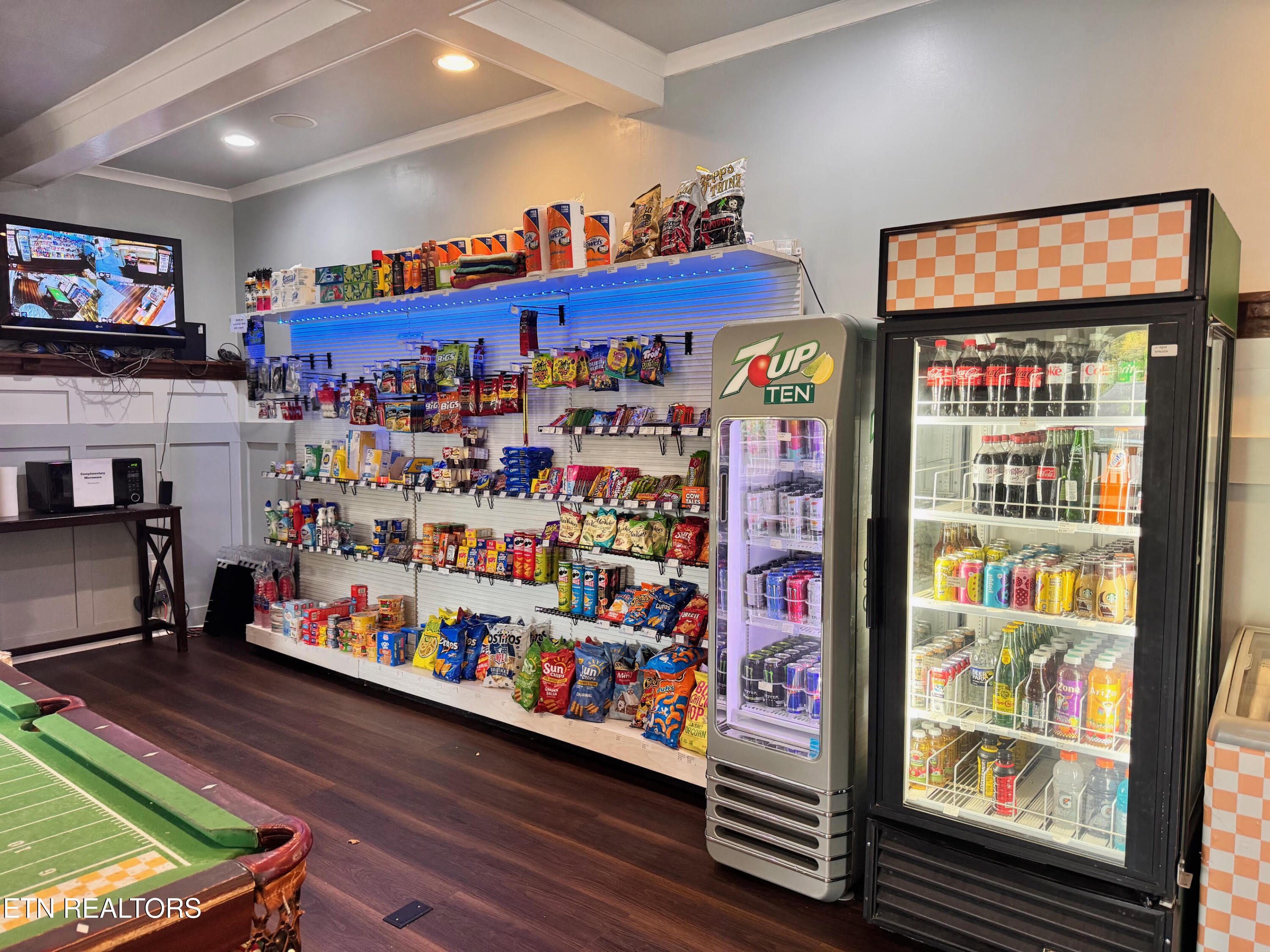 1105 Tree Top Way, 1711