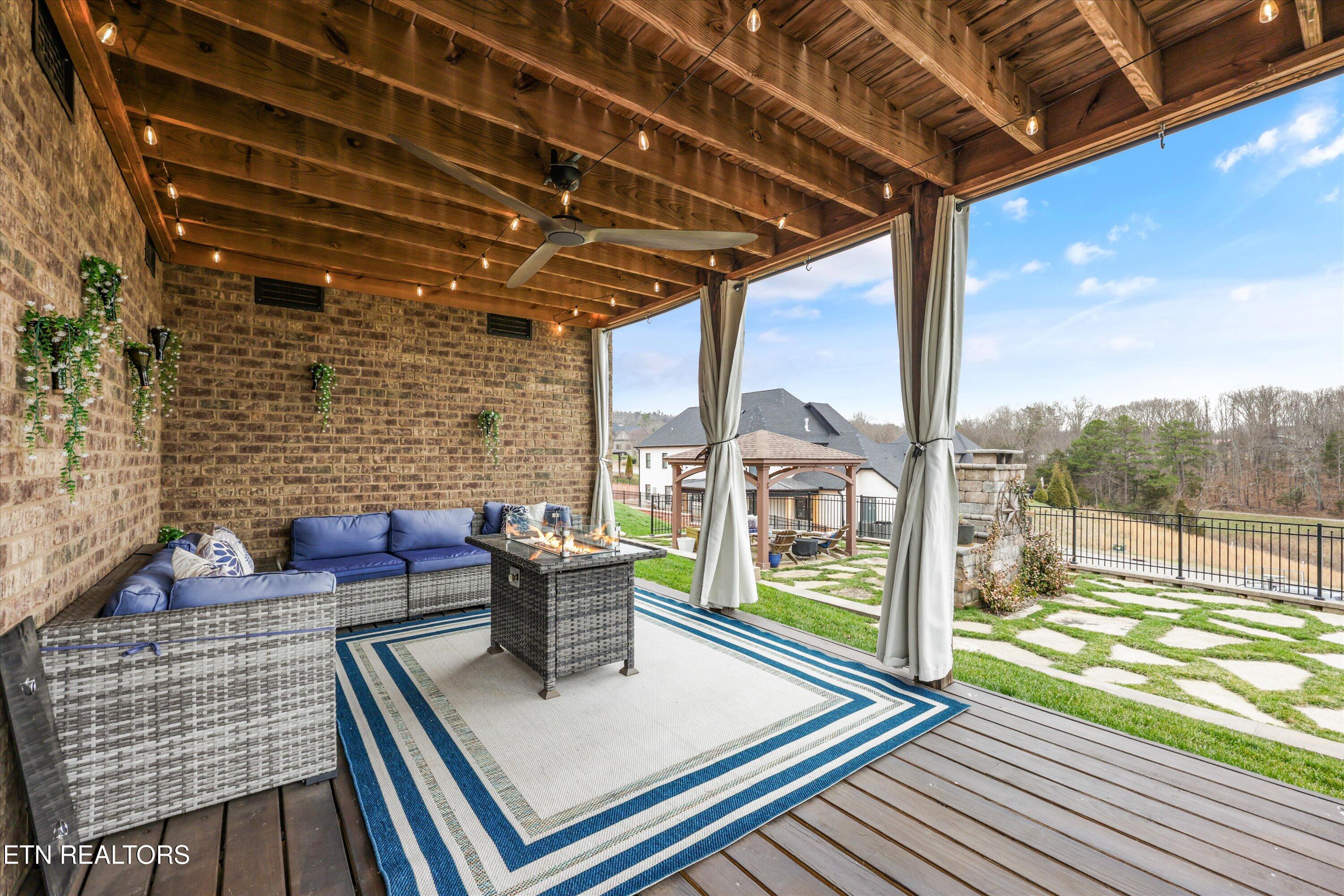 12546 Daisy Field Lane