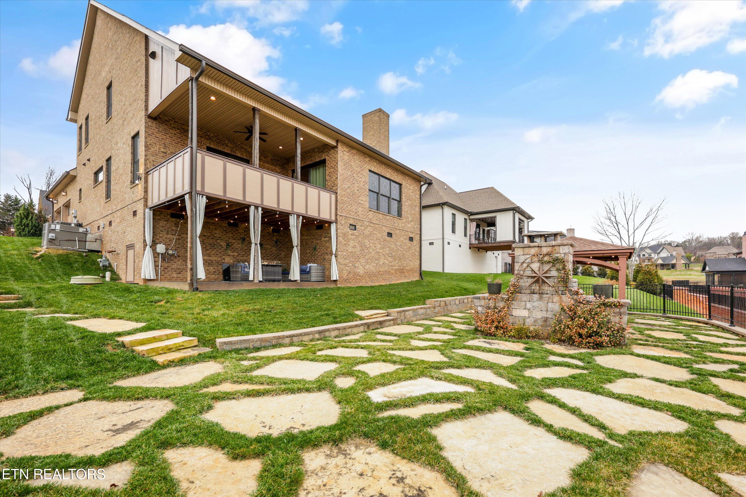 12546 Daisy Field Lane