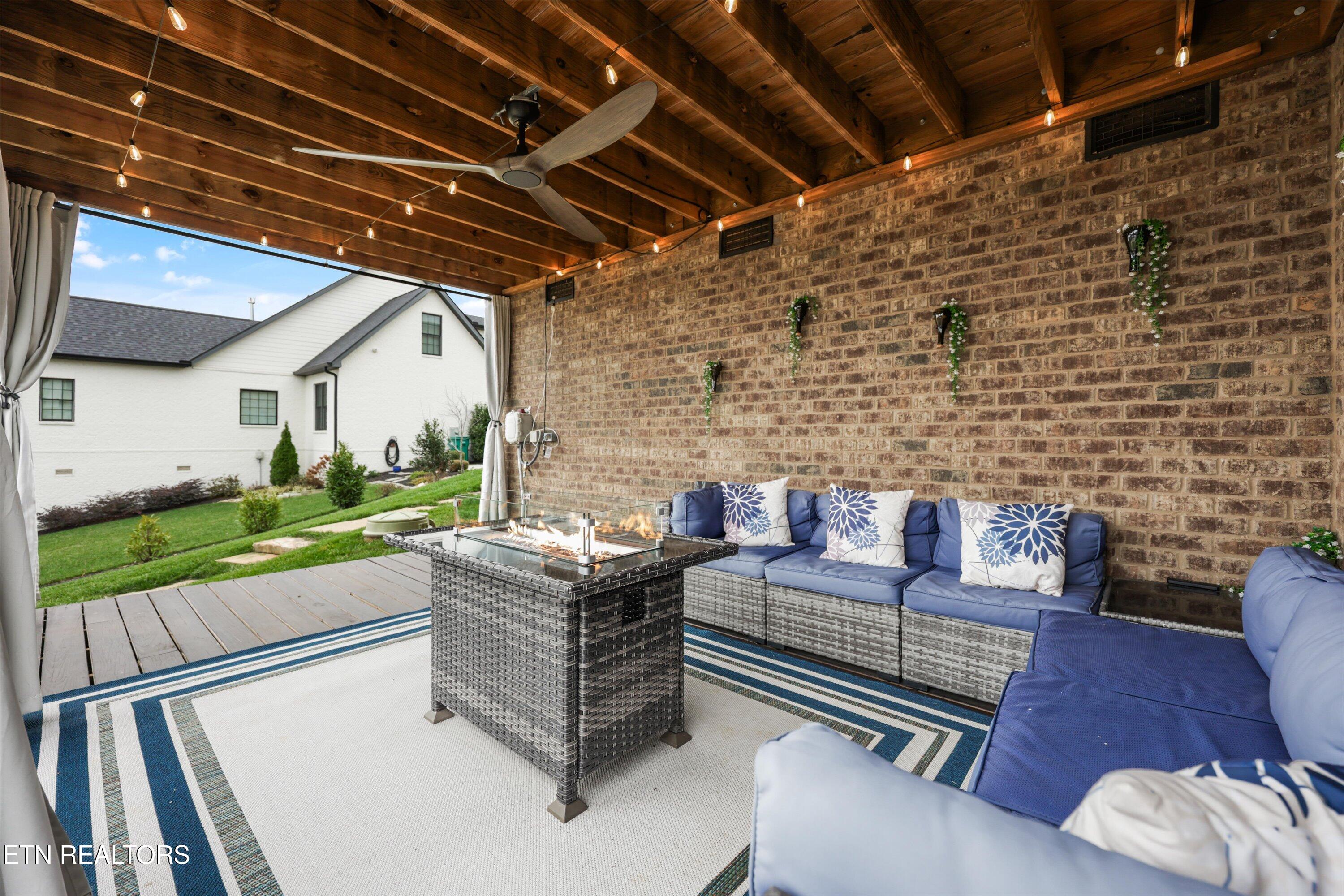 12546 Daisy Field Lane