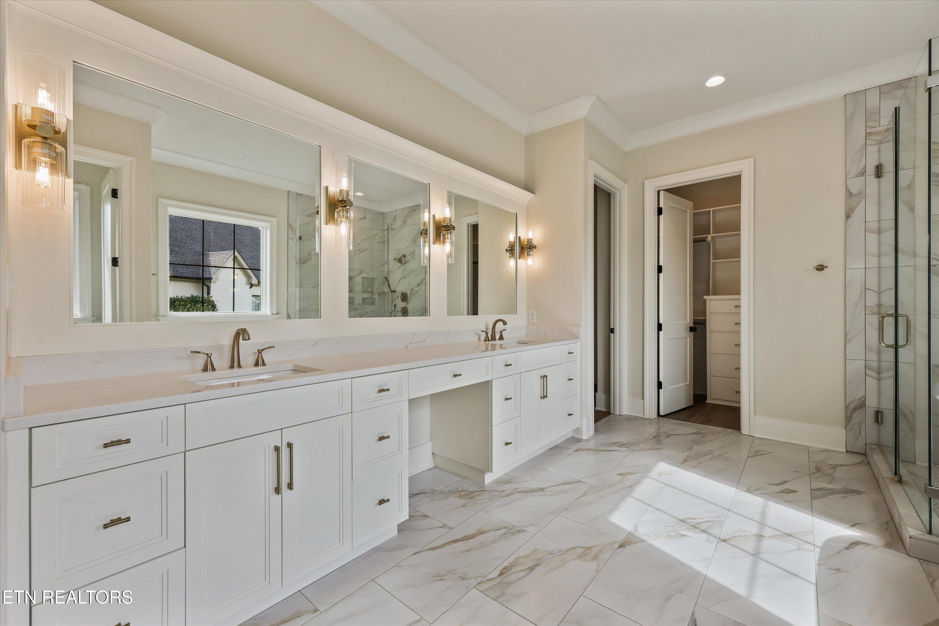 3741 Edgewater Way