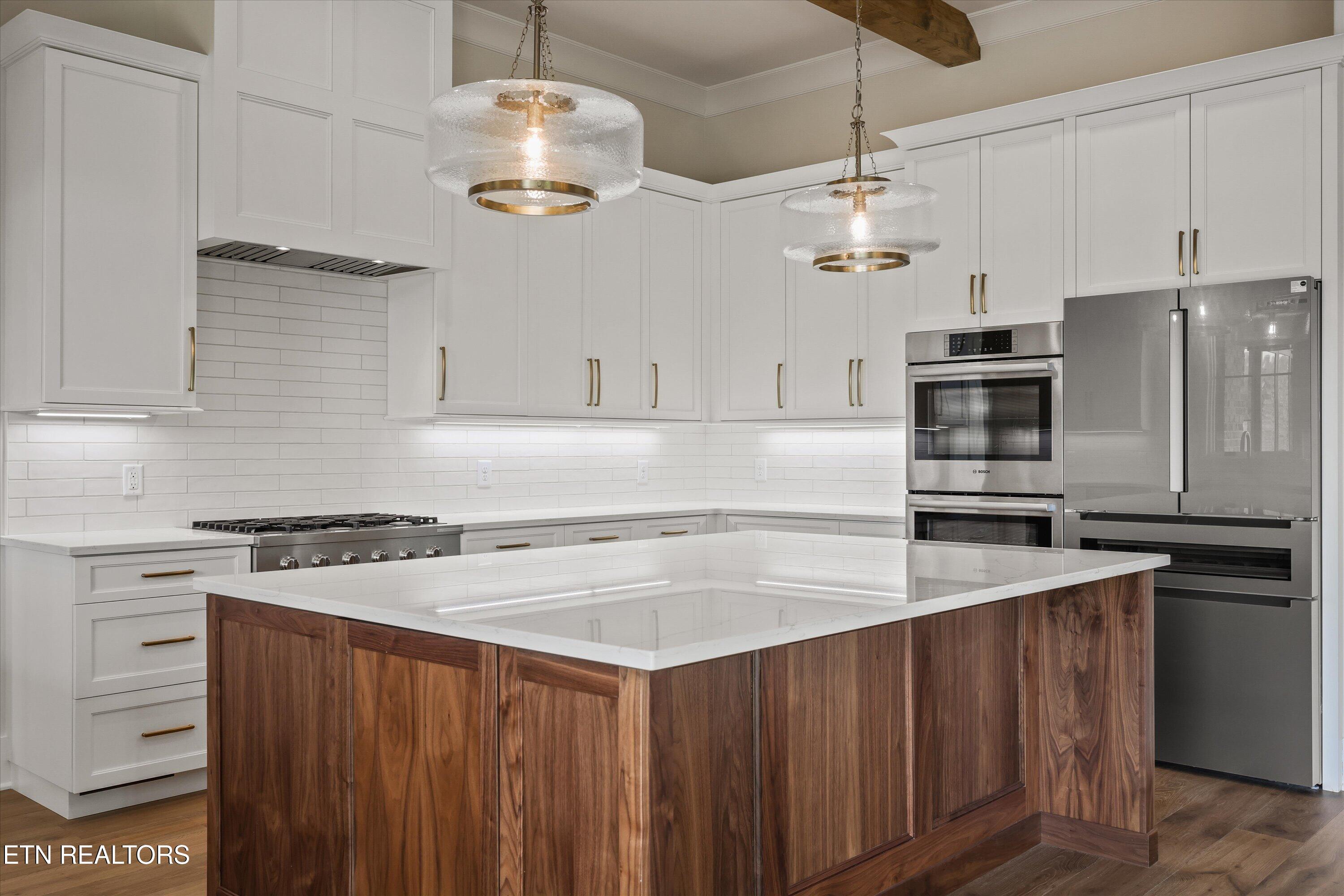 3741 Edgewater Way