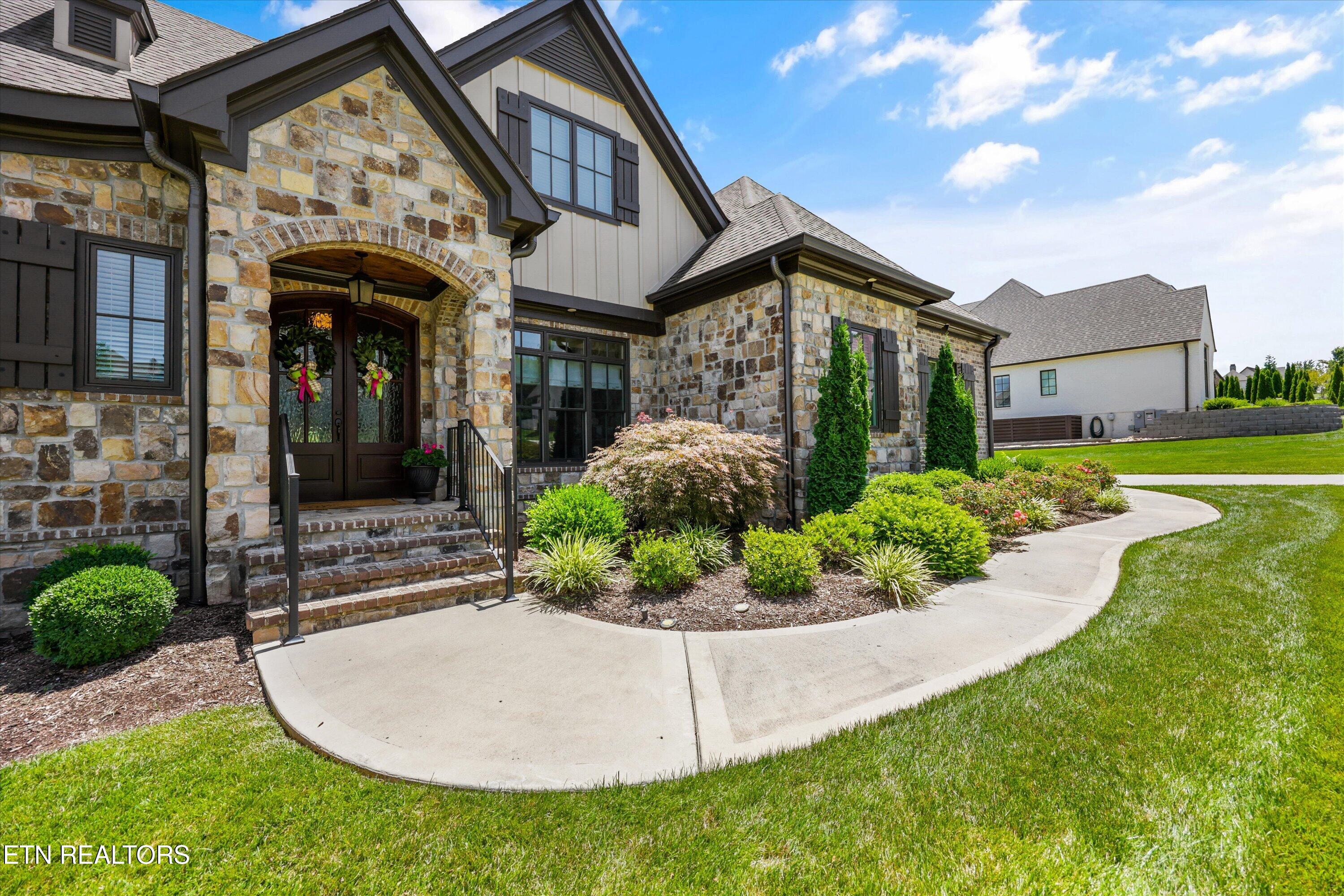 528 Larksong Drive