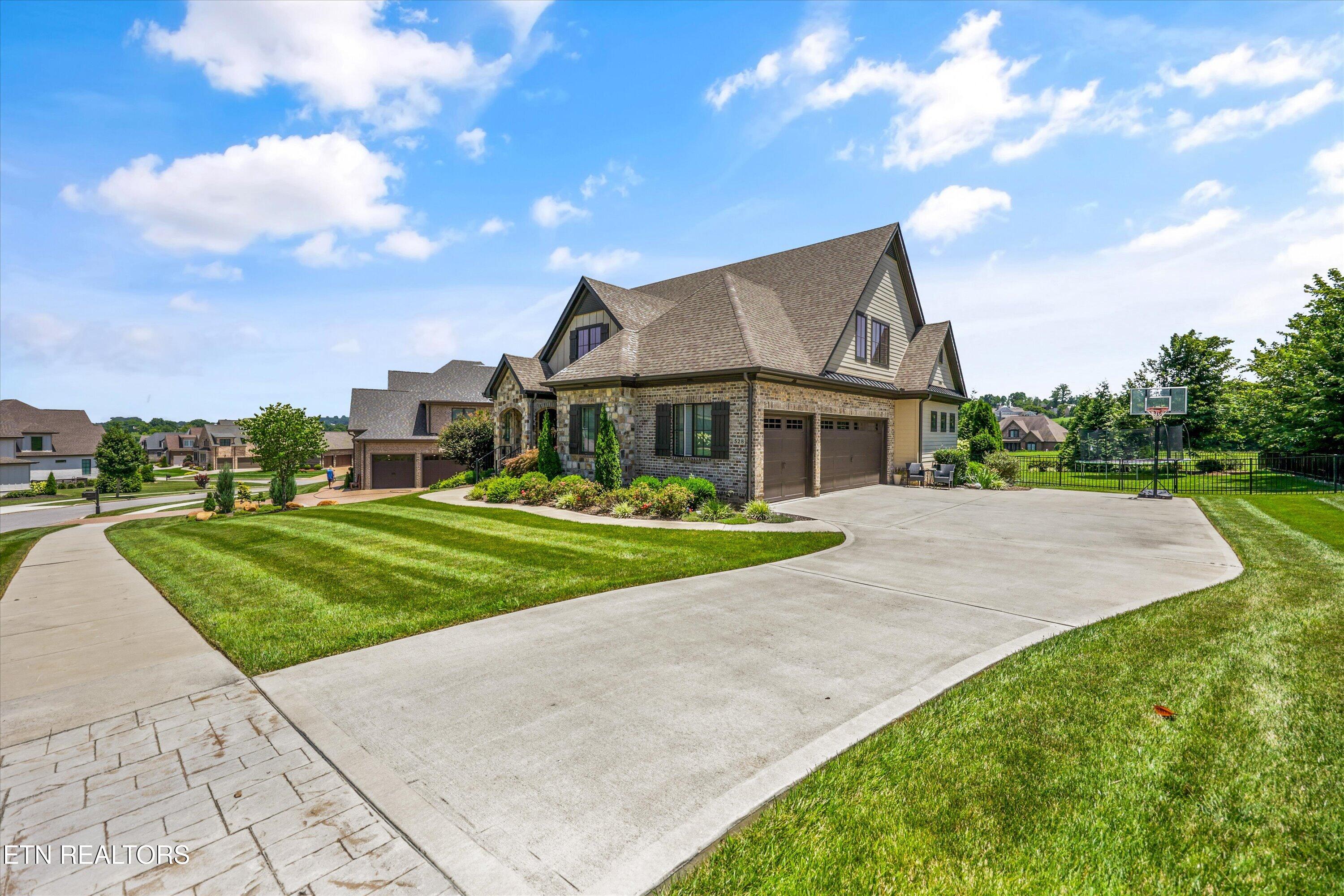 528 Larksong Drive