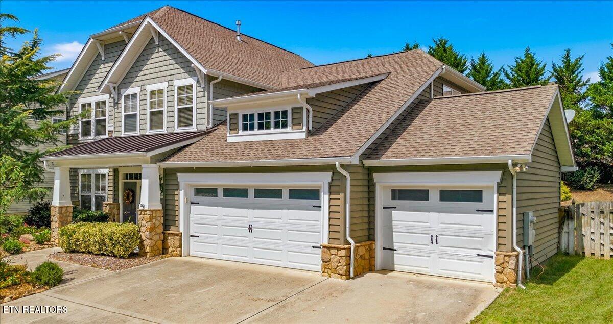 821 Clover Fields Lane