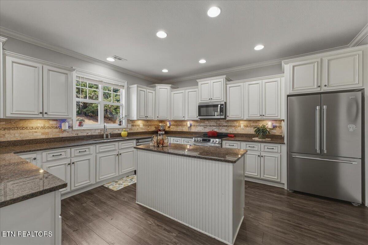 821 Clover Fields Lane
