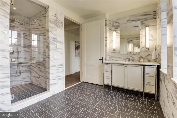 2660 CONNECTICUT AVENUE NW 3C