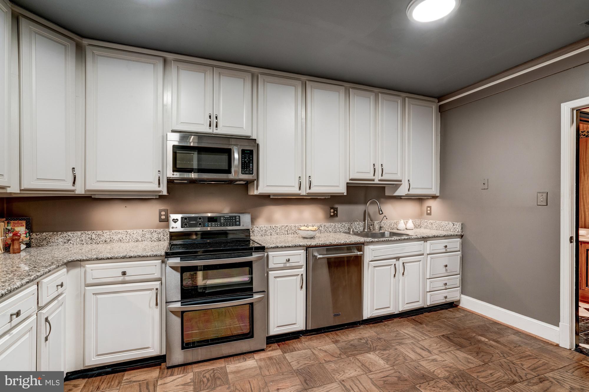 3211 SUTTON PLACE NW D