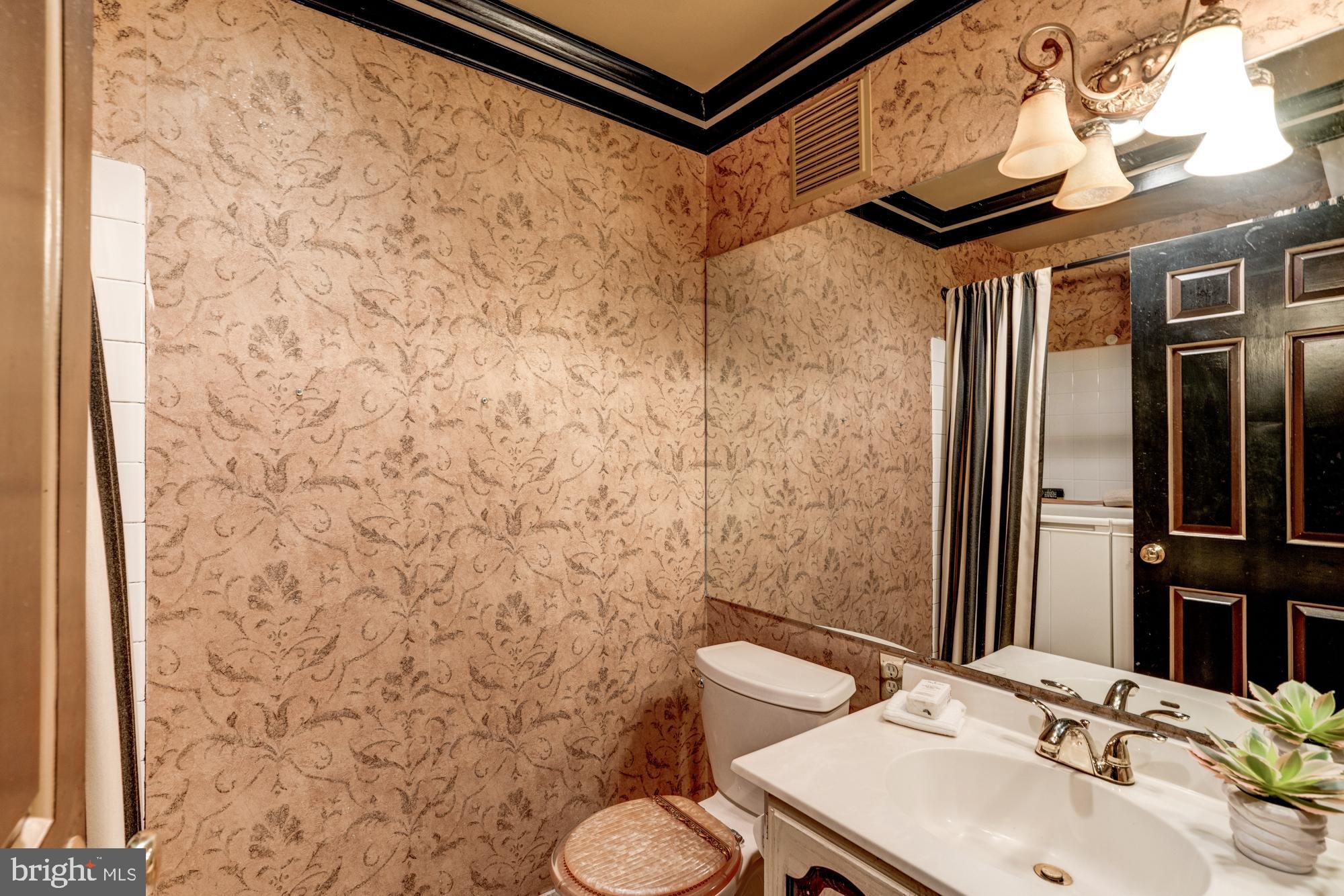 3211 SUTTON PLACE NW D