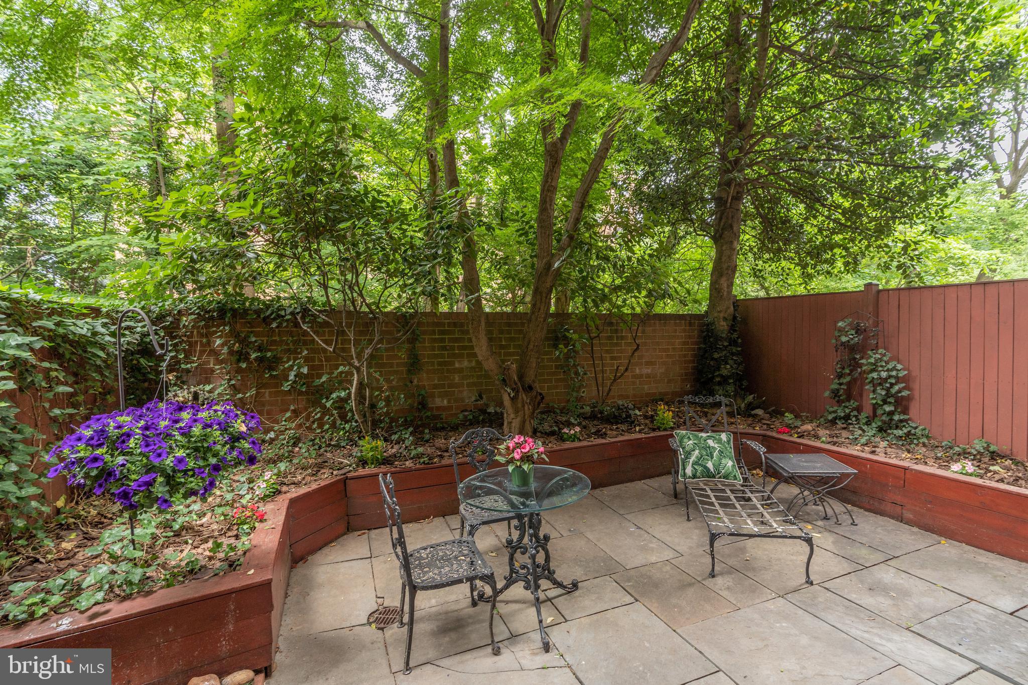 3211 SUTTON PLACE NW D