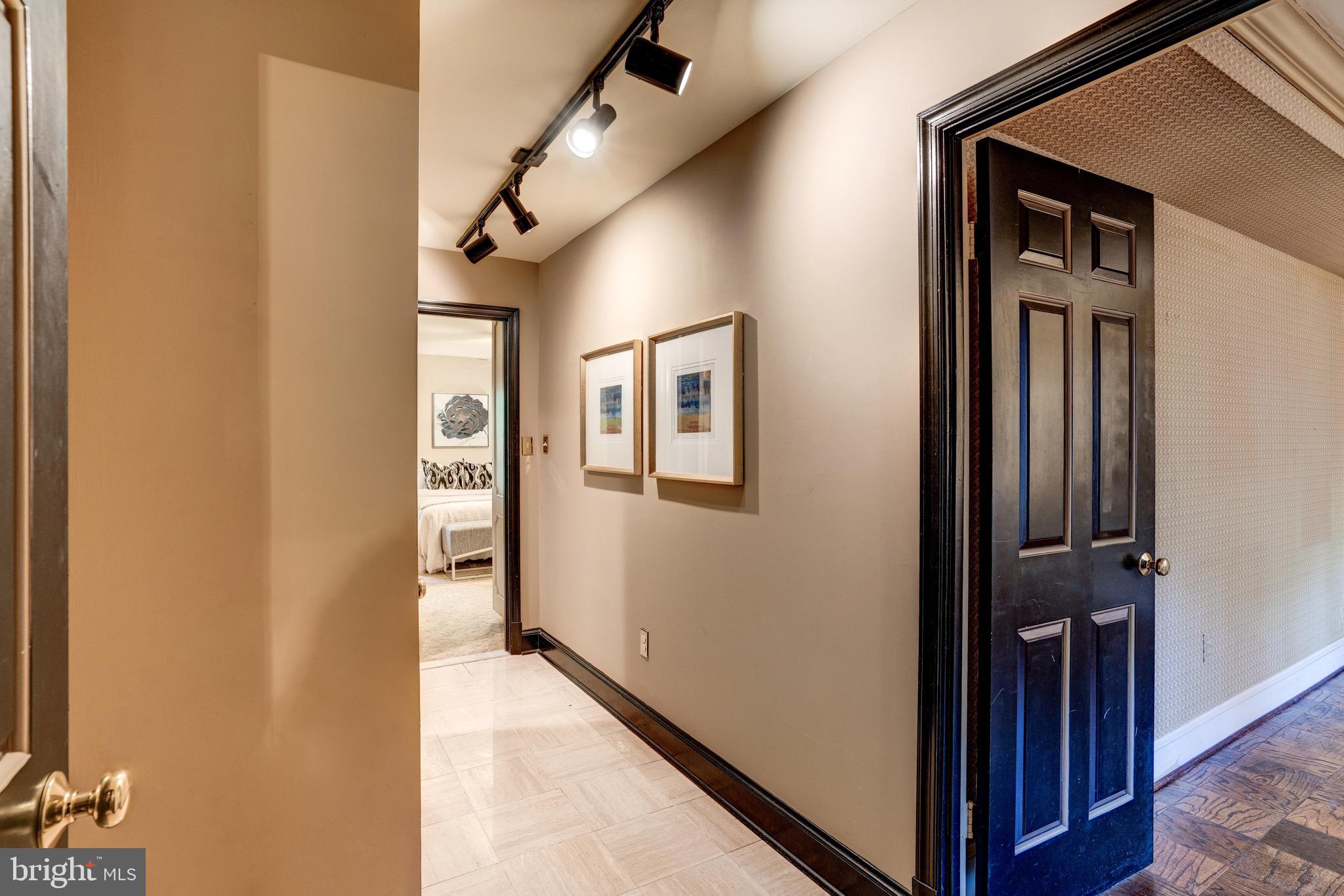 3211 SUTTON PLACE NW D