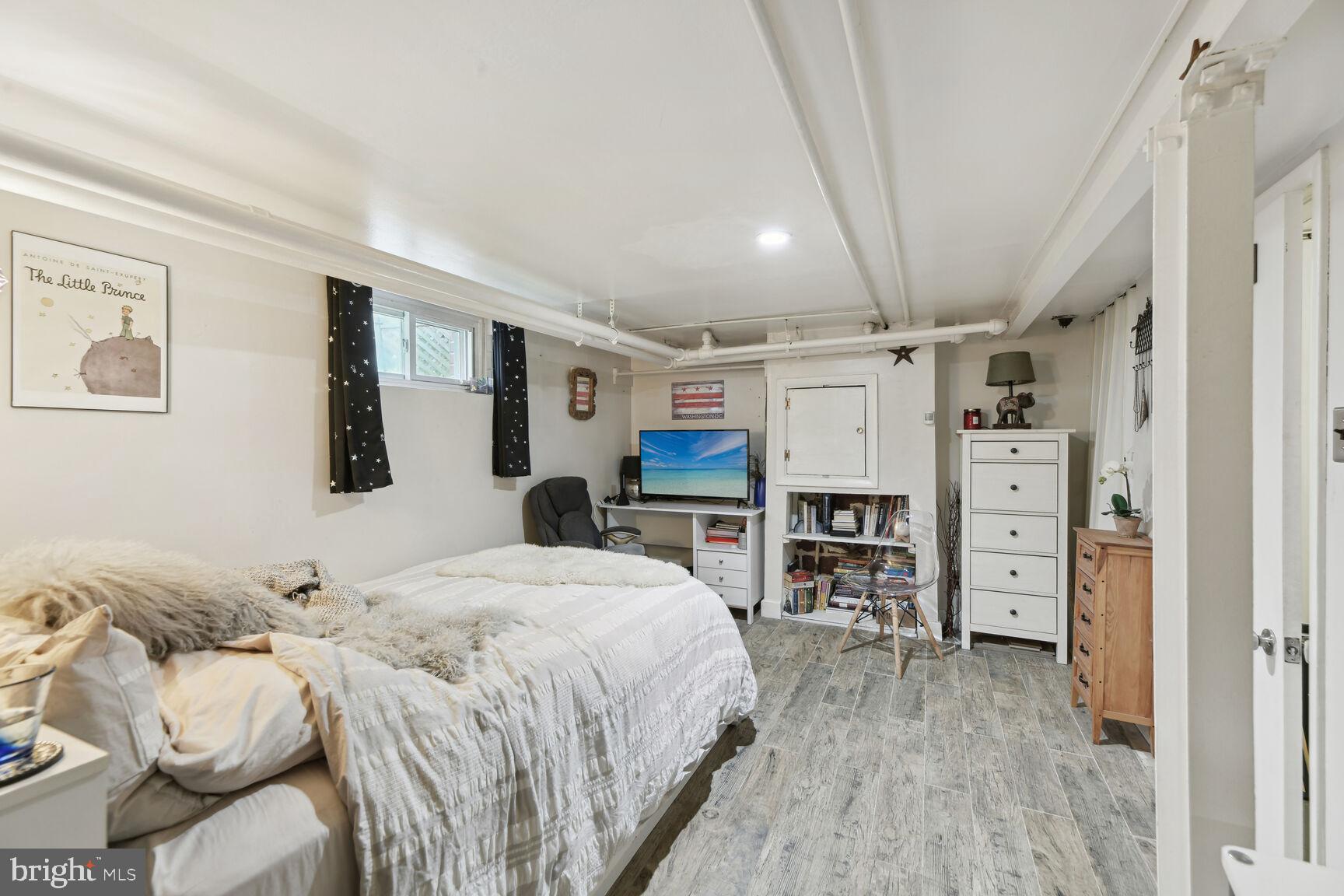 4229 JENIFER STREET NW